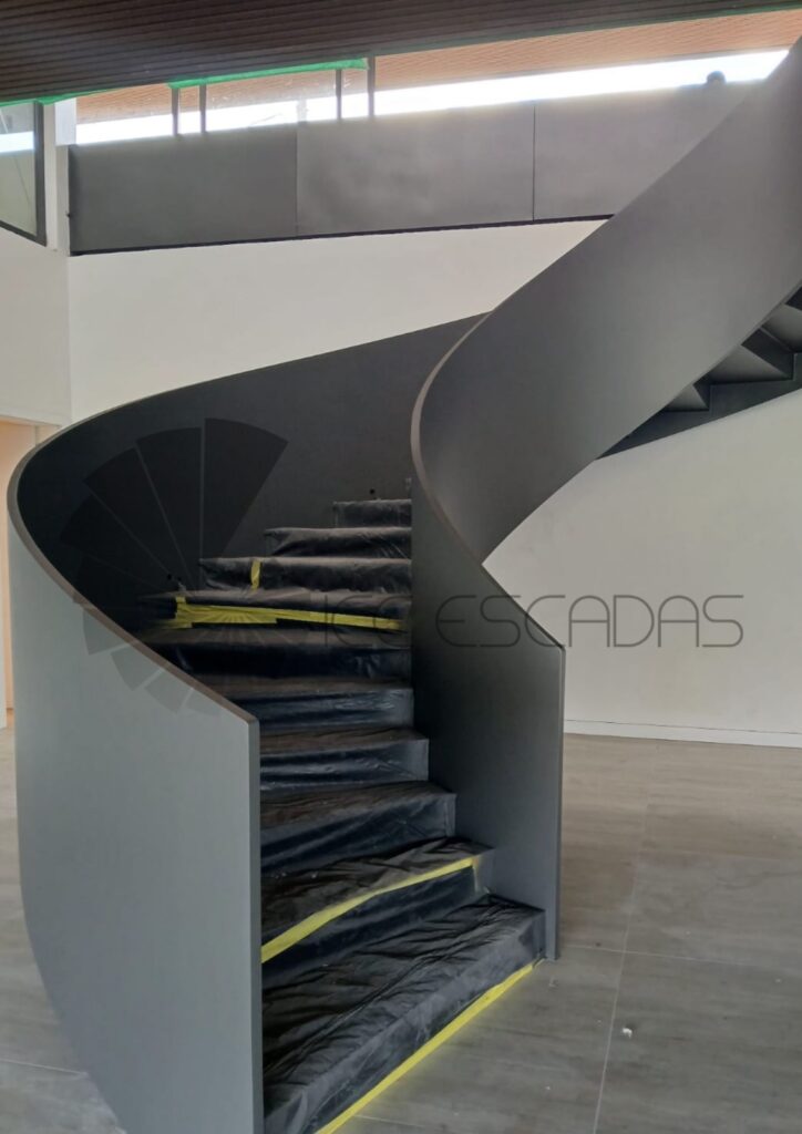 Escadas curvas