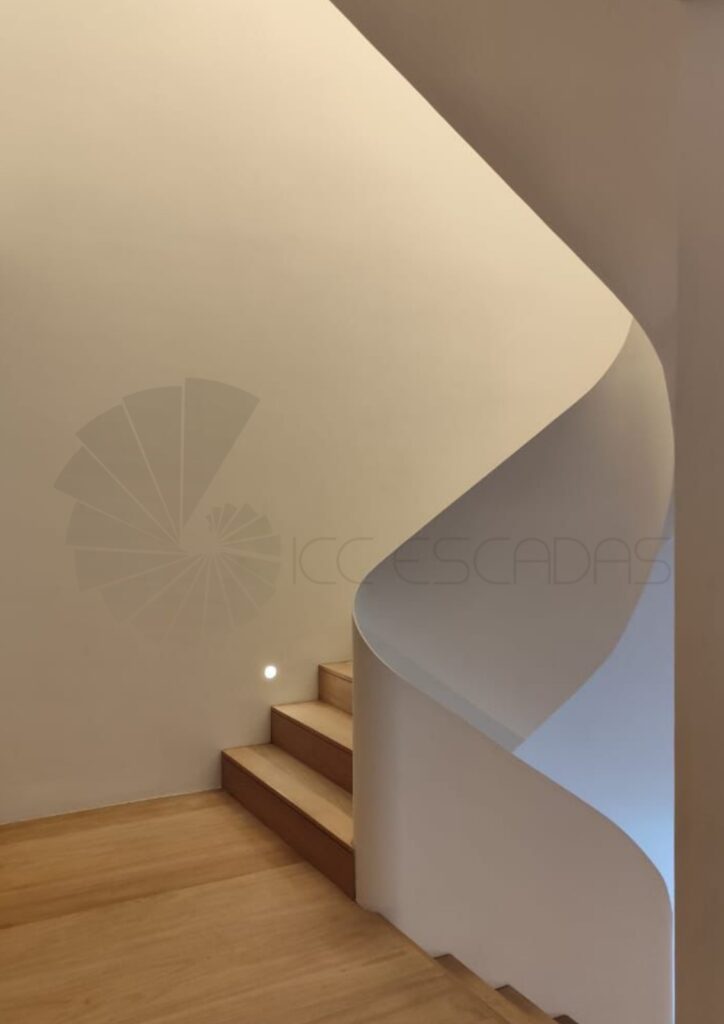 Escadas curvas